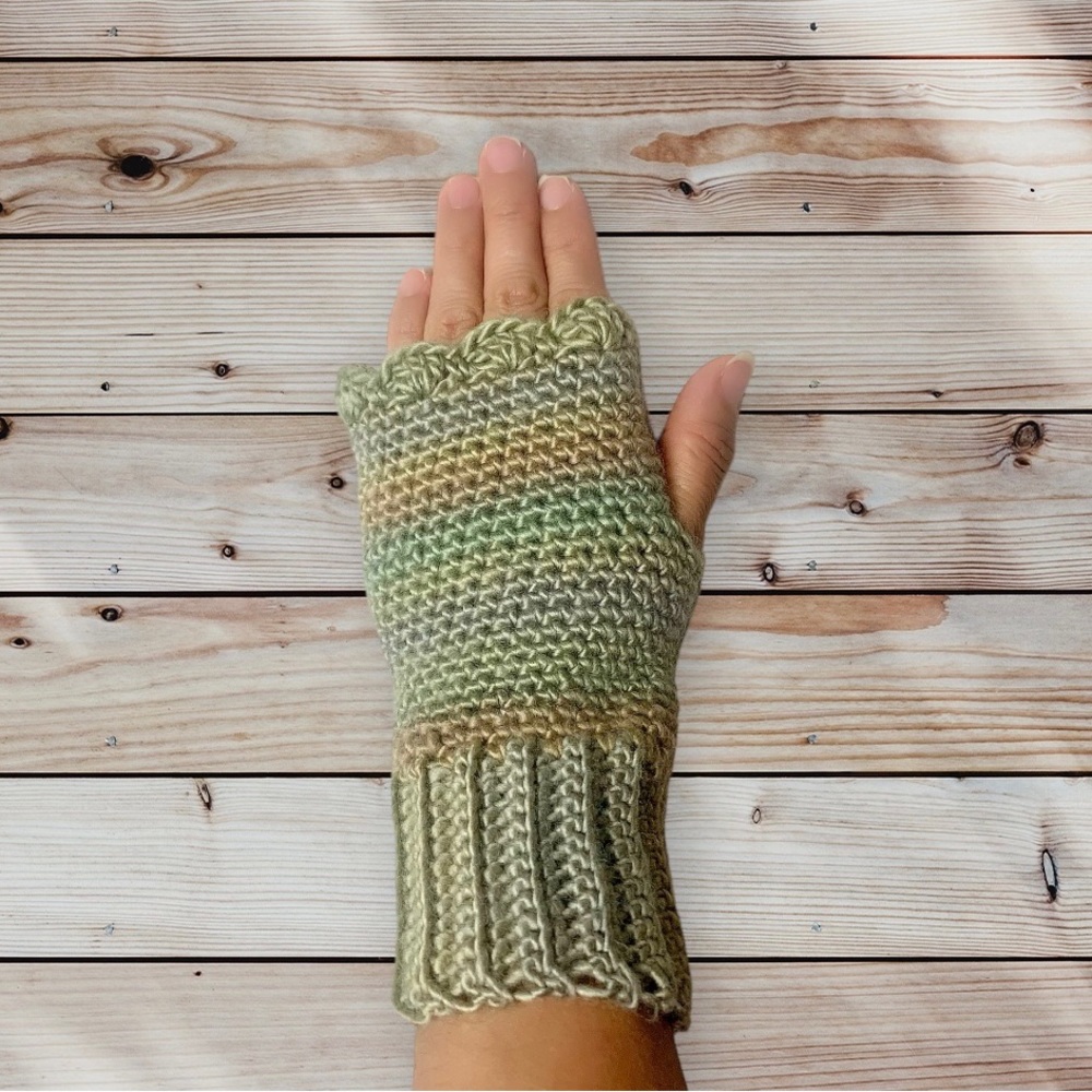 Handmade fingerless wrist crochet gloves